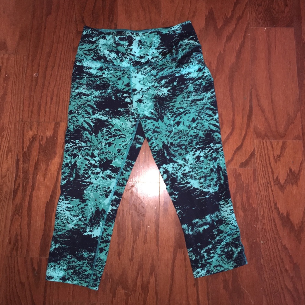 cropped nike leggings