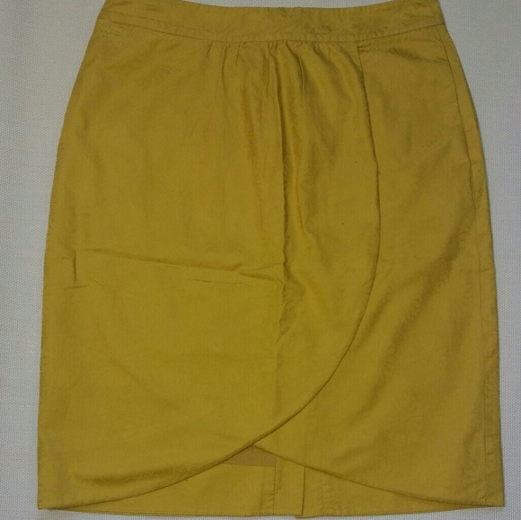 ANTHRO Yellow Tulip Skirt Floral Size 2 - Picture 2 of 4