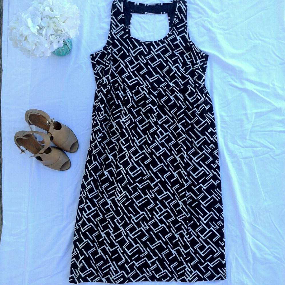 3/$20 | NWT Black and White Maxi Dress