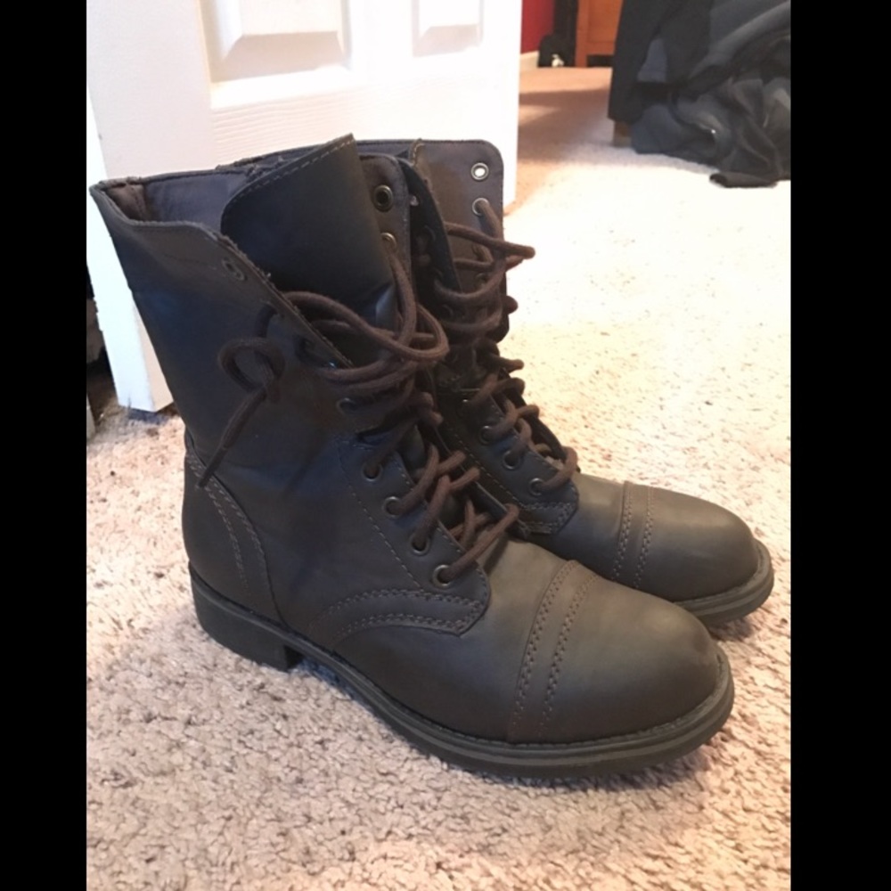 !!!DONATING SOON!!! Brown boots