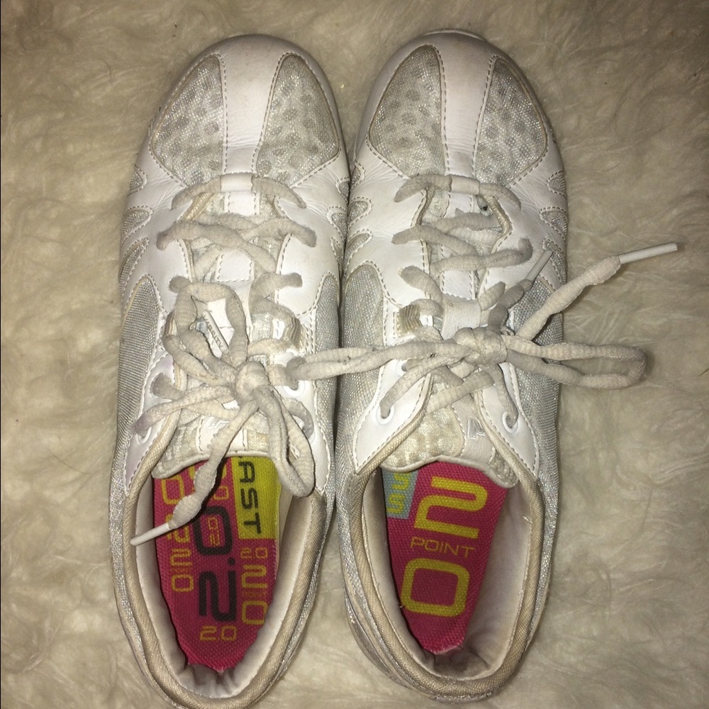 VARSITY Cheer shoes 💚