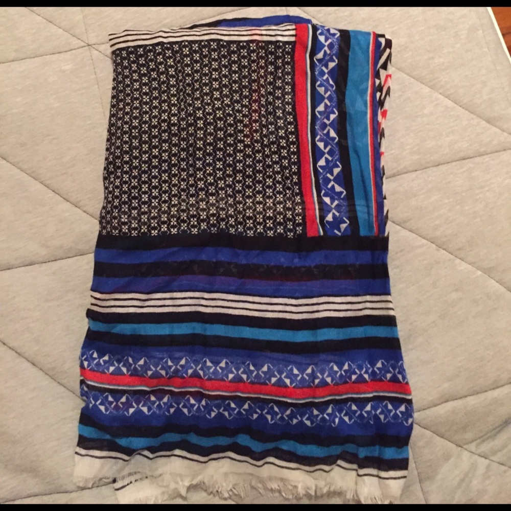 Long scarf