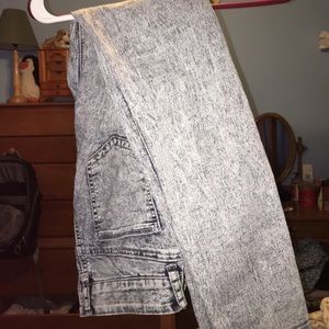 Acid washed jeans