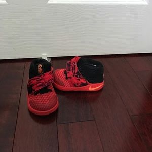 KYRIE IRVING NIKES