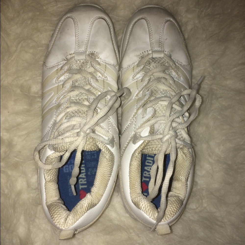 VARSITY Cheer shoes 💚