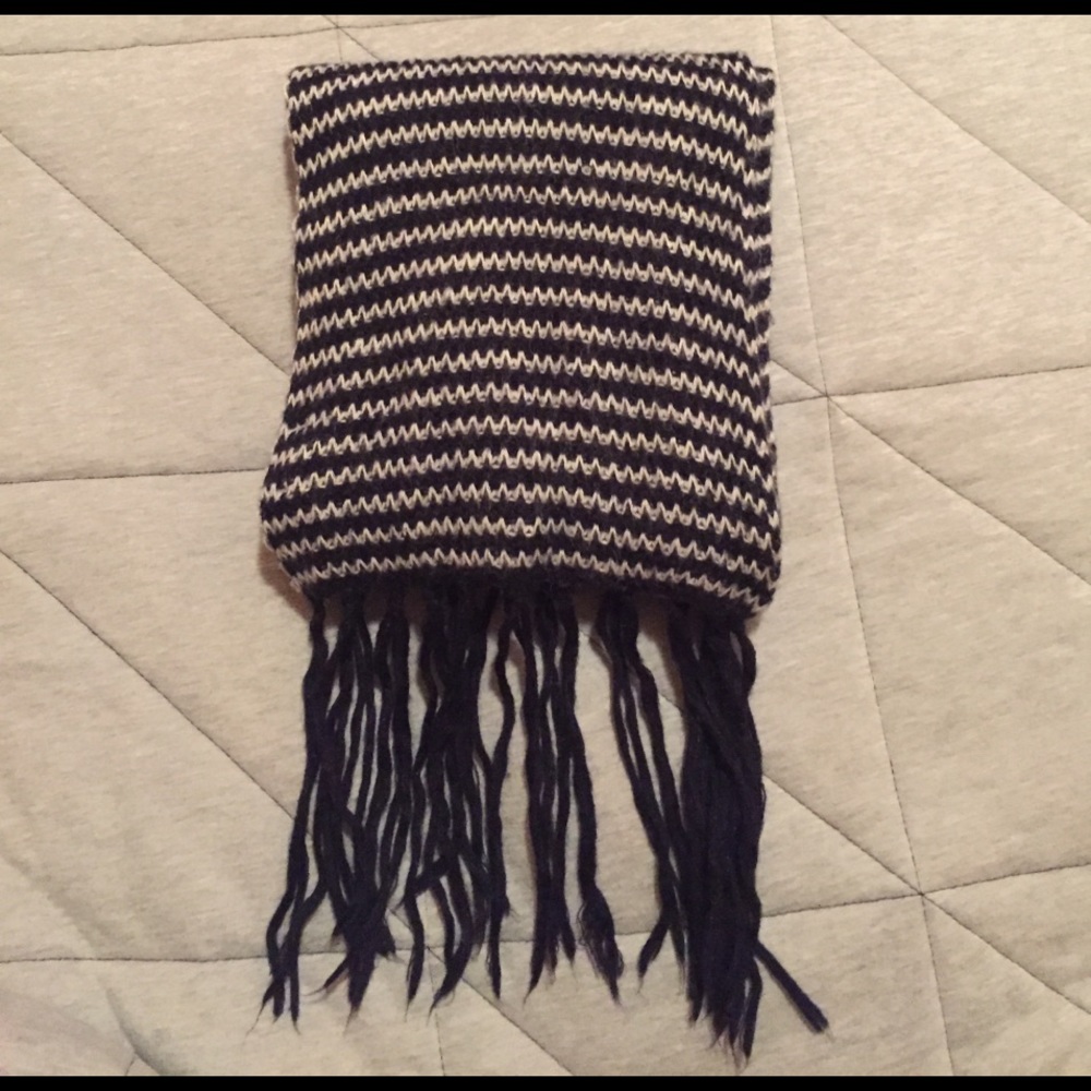 Long striped scarf