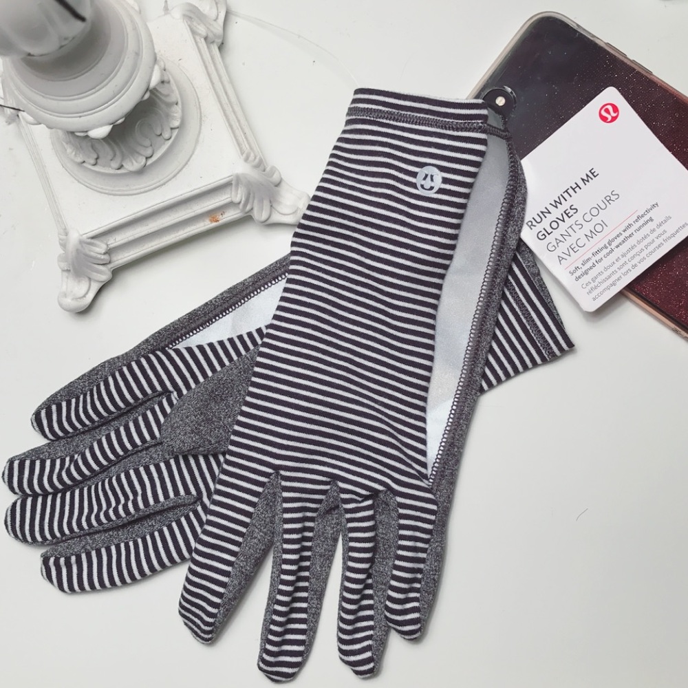 Lululemon Gloves