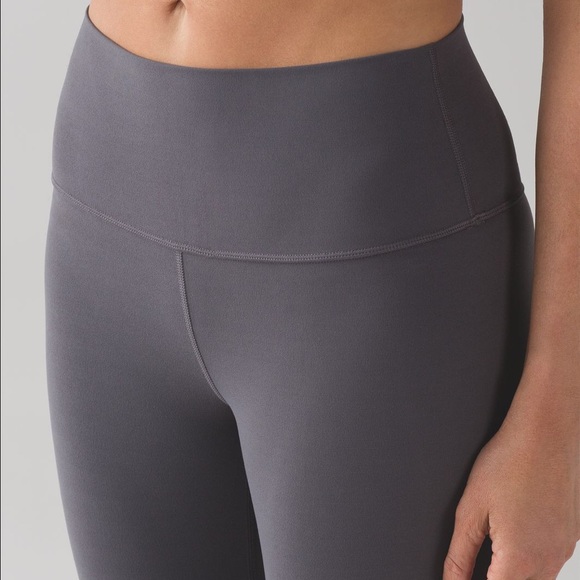🎉new || lululemon • align crop • dark carbon - Picture 2 of 4