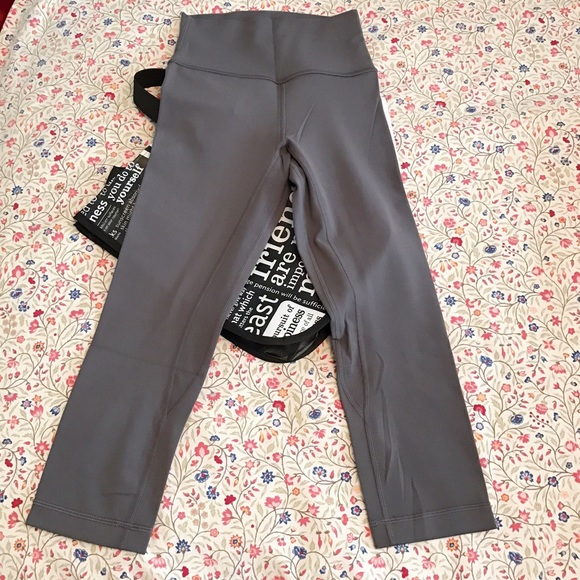 🎉new || lululemon • align crop • dark carbon - Picture 3 of 4