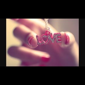 Meet your Posher, Hedy