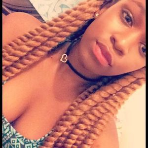 Meet your Posher, Ina