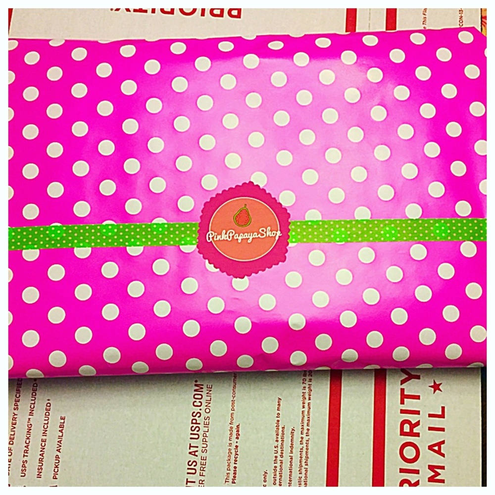 💕Shop today! 💕