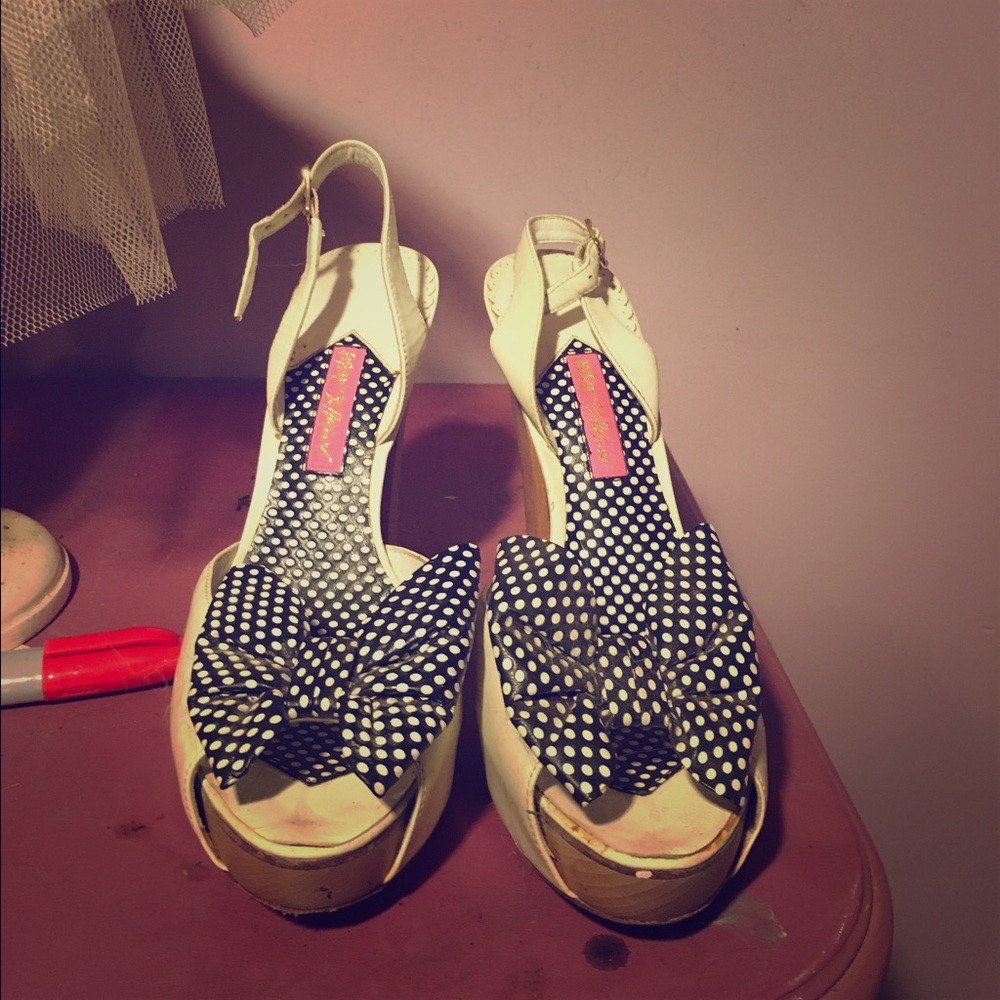 Betsey johnson shoes