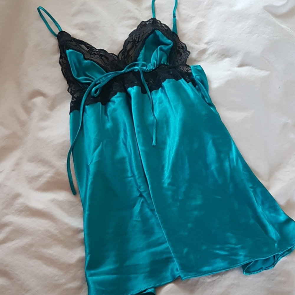 Victoria's Secret nighty.