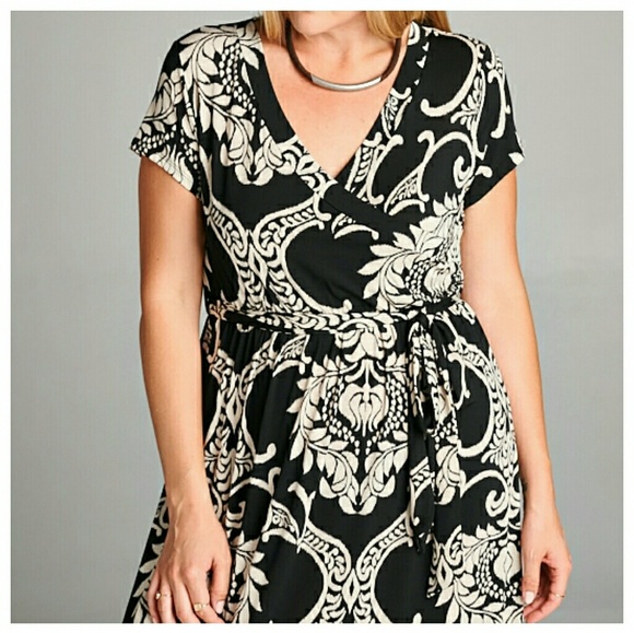 Black And Beige Maxi With Tie At Waist - Picture 2 of 2