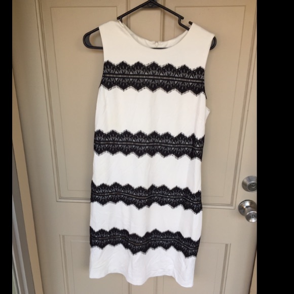 belle badgley mischka Dresses & Skirts - Belle Badgley Mischka white cocktail dress.