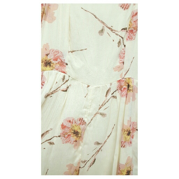 [URBAN OUTFITTERS] Kimchi Blue Petunia Romper - Picture 6 of 8