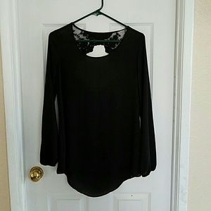 NWT Gorgeous blouse with lace