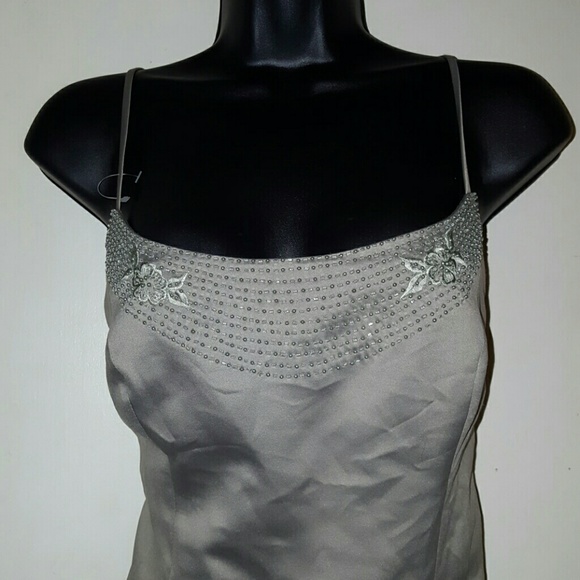 Formal dress - Picture 2 of 4