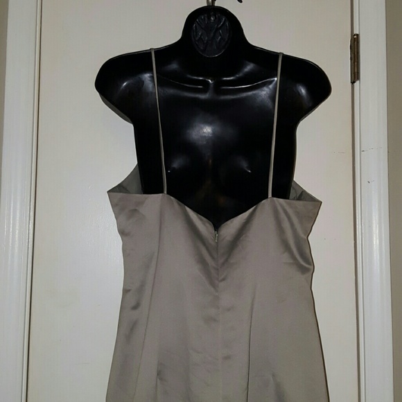 Formal dress - Picture 4 of 4