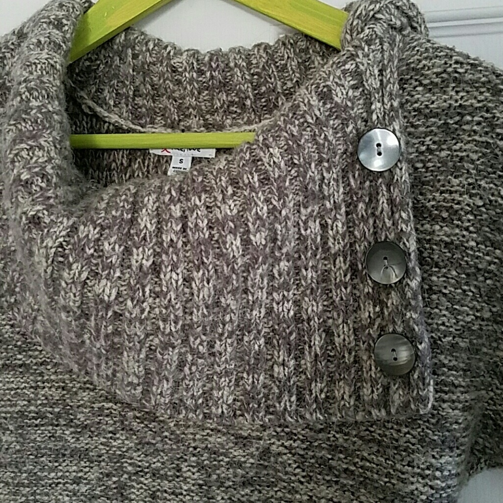 Sweater - Picture 3 of 4