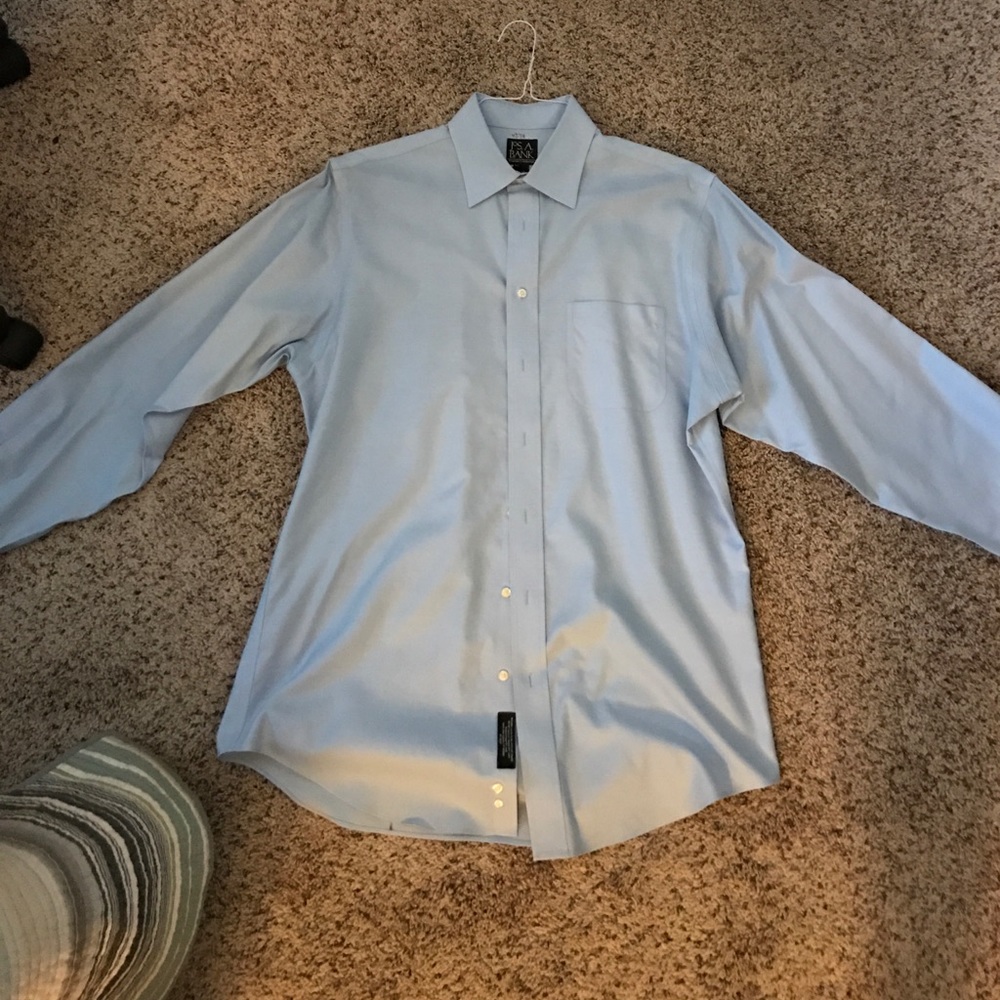 Jos A Bank Tailored 16 1/2 by 35  Blue Button Down
