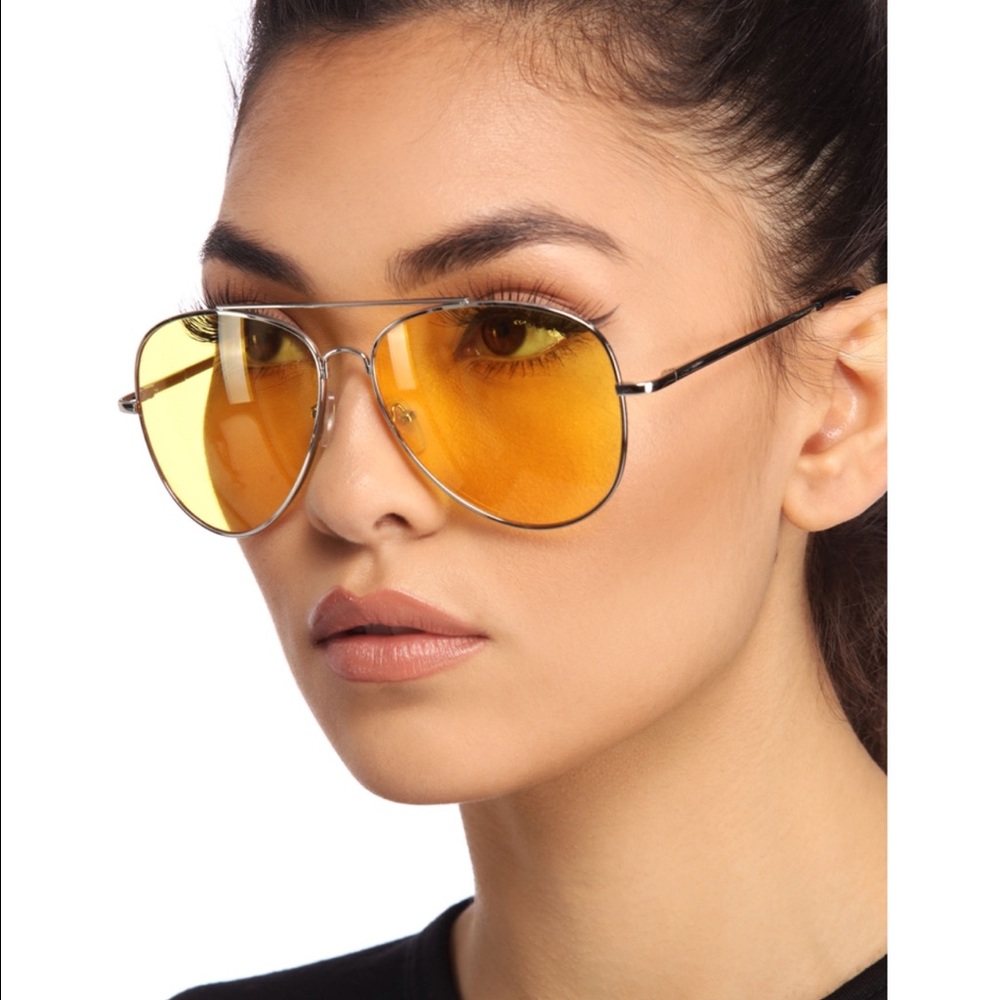 Silver Frame Aviator Sunglasses