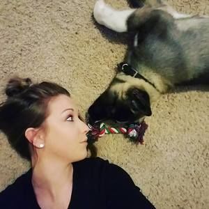 Meet your Posher, Lauren