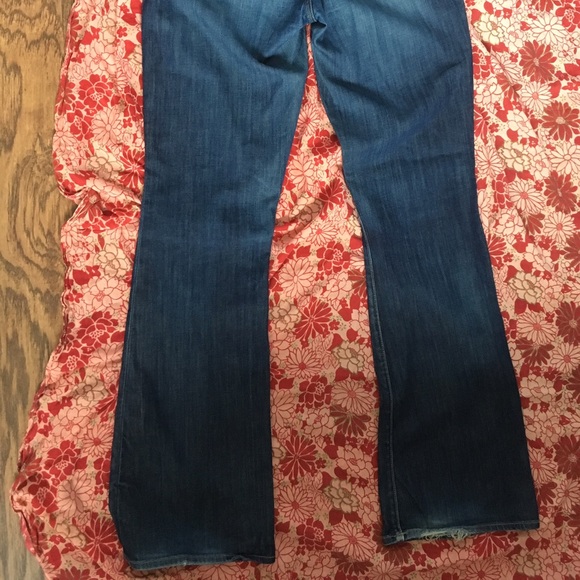 Closet Closing! GAP Perfect Boot jeans - broken in - Picture 6 of 7