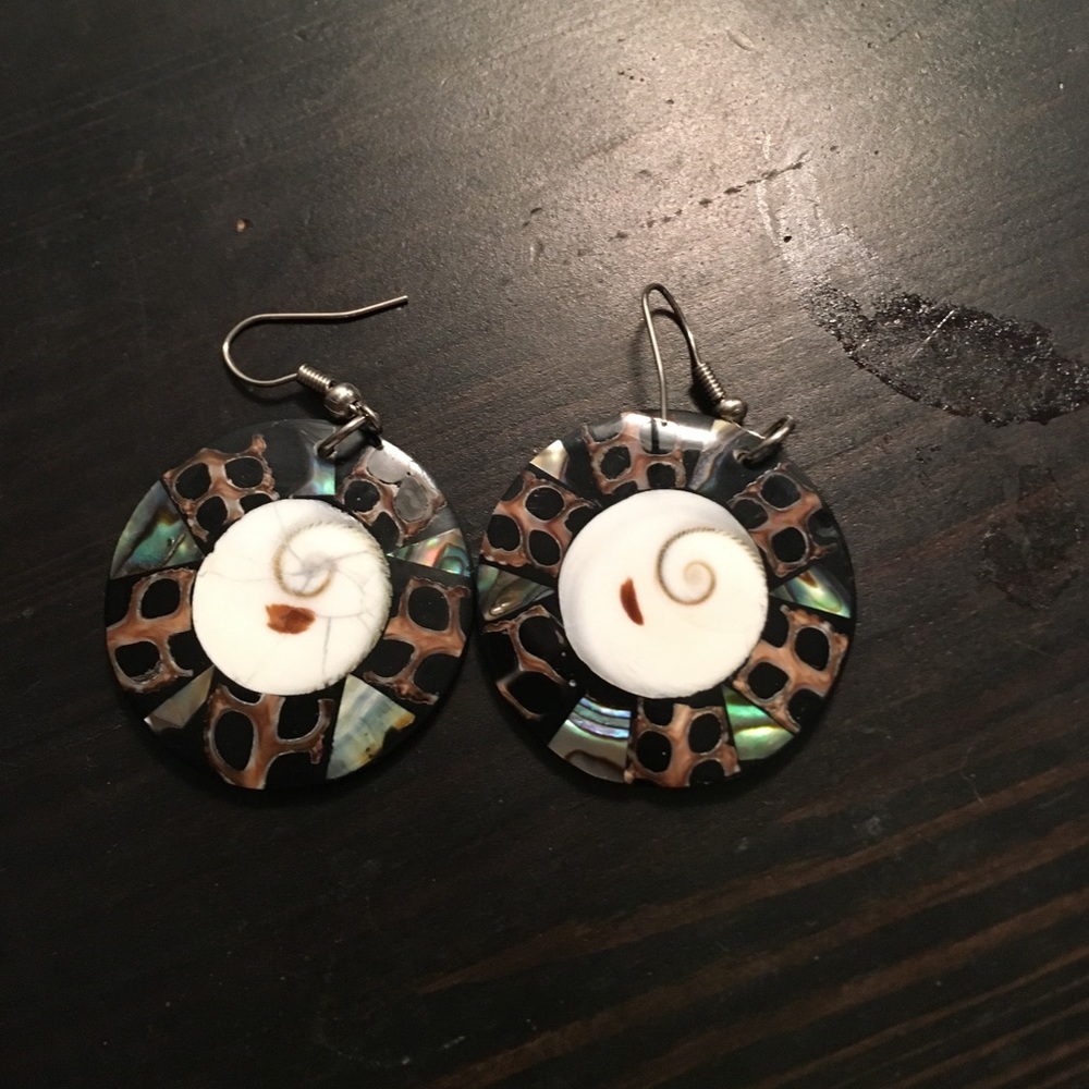 Sea shell earrings.
