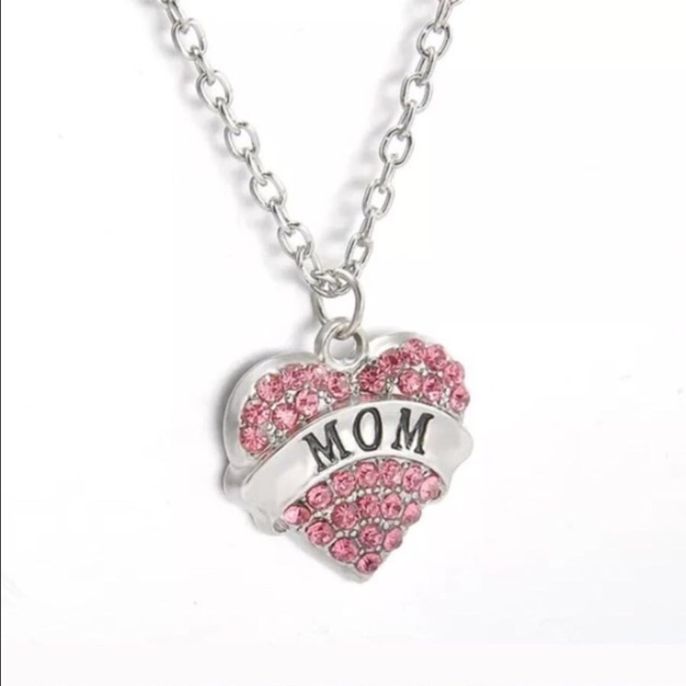 New silver necklace for mon in pink color ❤️