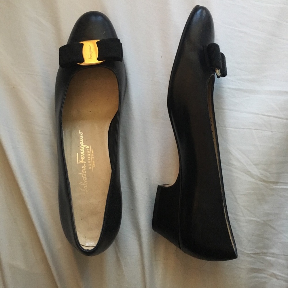 Ferragamo Vara Pumps