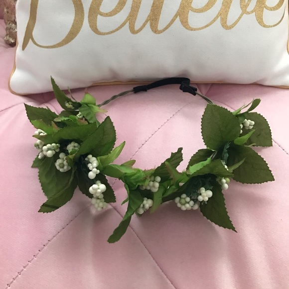 Claire's Accessories - 3-pk Floral Hair Crowns Claire's Accessories - 3-pk Floral Hair Crowns