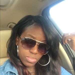 Meet your Posher, Reynelda