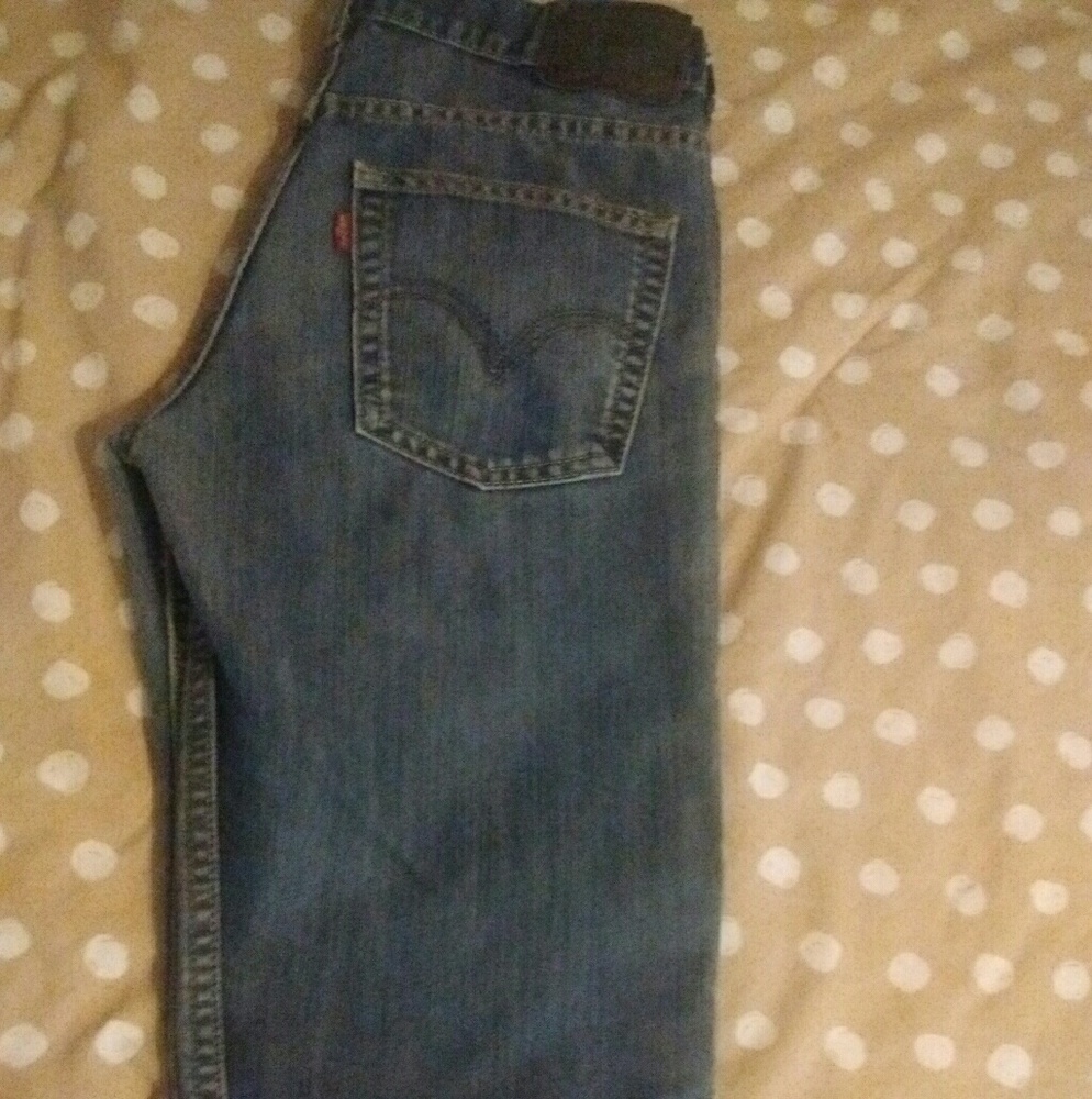 Distressed mens levis