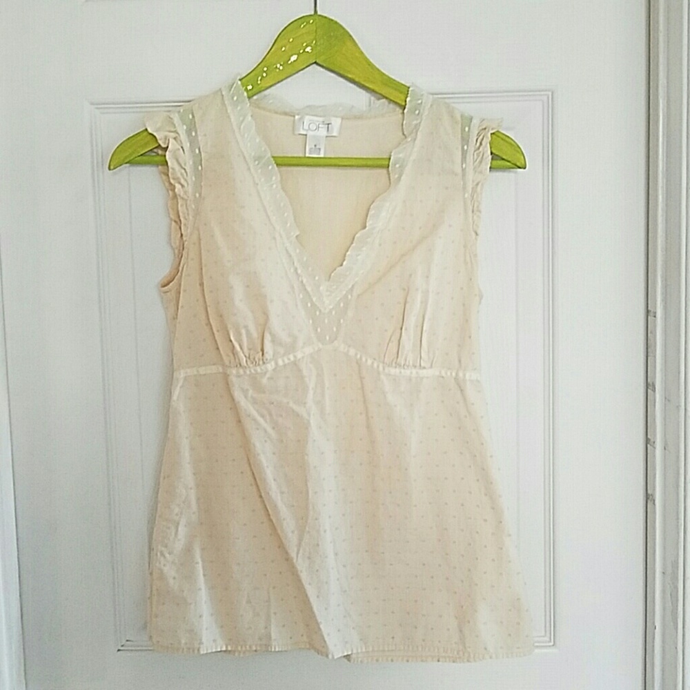 Pretty sleeveless blouse