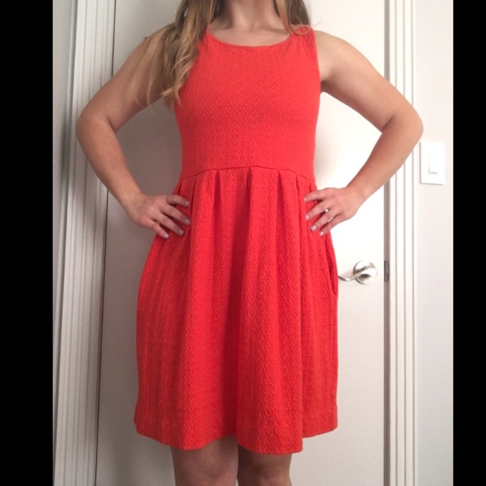 Red/orange dress