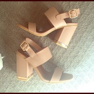 Steve Madden Chunky Heel Sandals Nude w/ Gold Trim
