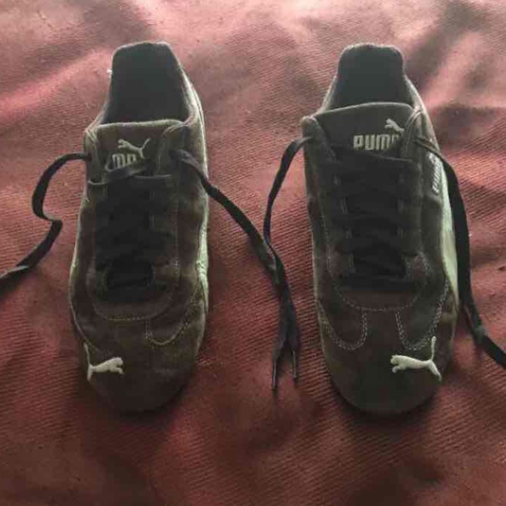 SOLD | PUMA Sneakers