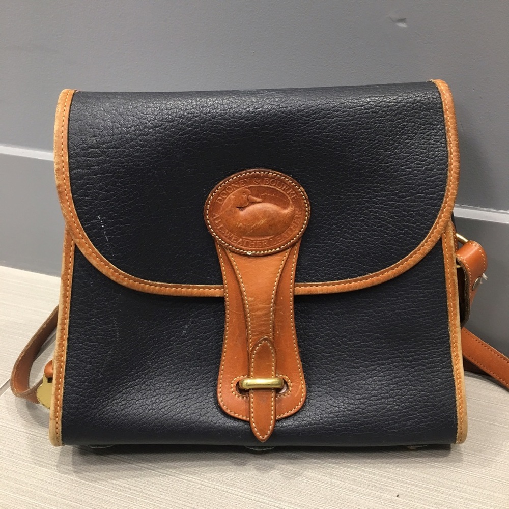 🇺🇸Firm Price🇺🇸 Vintage Dooney Essex Bag