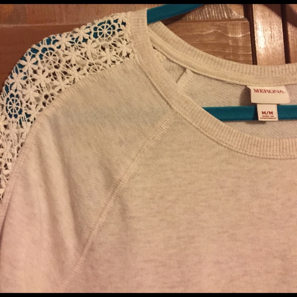 Mossimo top - Picture 2 of 3