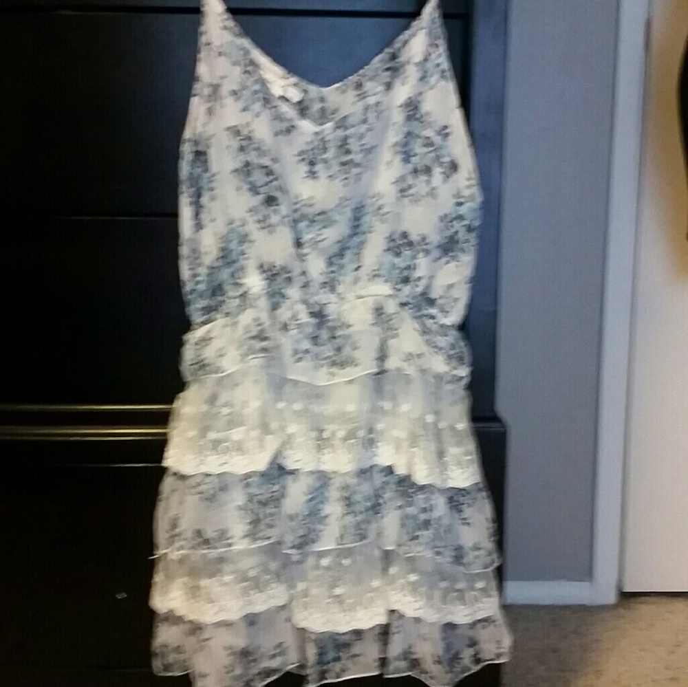 Cute lace summer dress.