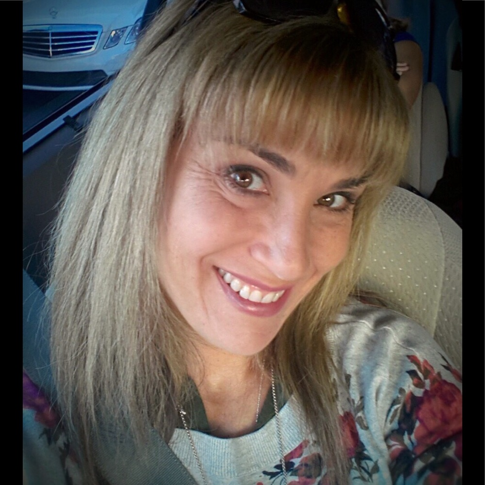 Meet your Posher, Nichol❤️ POSH AMBASSADOR!