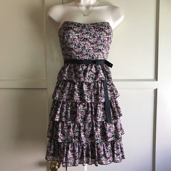 Strapless floral dress with bottom ruffles. - Picture 1 of 5