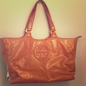 >> Tory Burch Tote