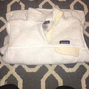 Women's white re-tool snap T pullover Patagonia