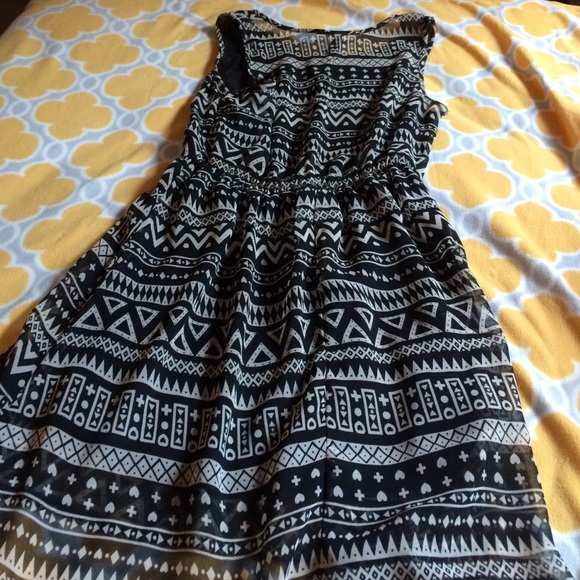 H&M dress - Picture 3 of 3