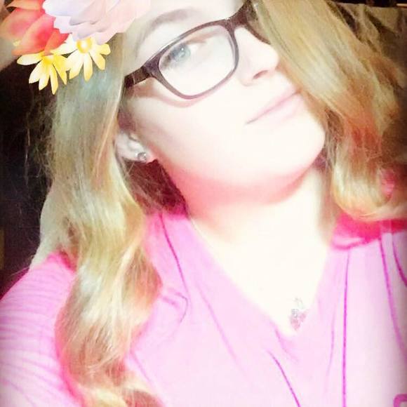 Meet your Posher, Sierra - Picture 1 of 1