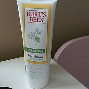Burt's Bees Sensitive Face Cleanser