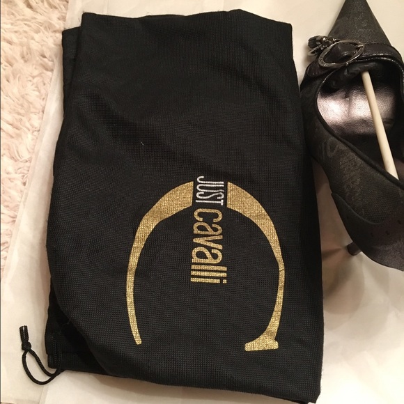NWT Just Cavali logo fabric pumps!🔥🔥 - Picture 4 of 4